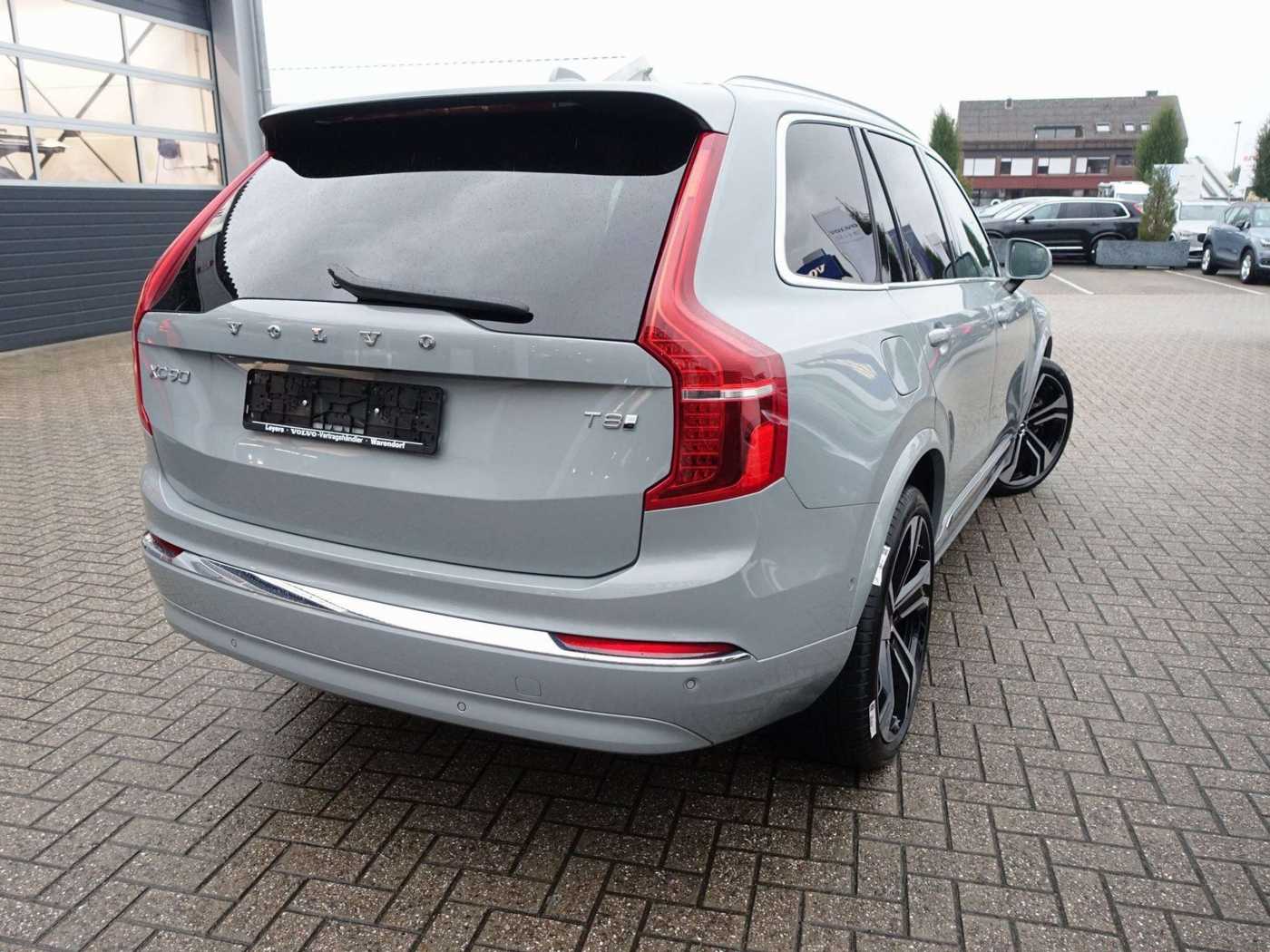 Volvo  Ultra T8 AWD/FourC/AHK/HeadUP/Pano/360°/BLS