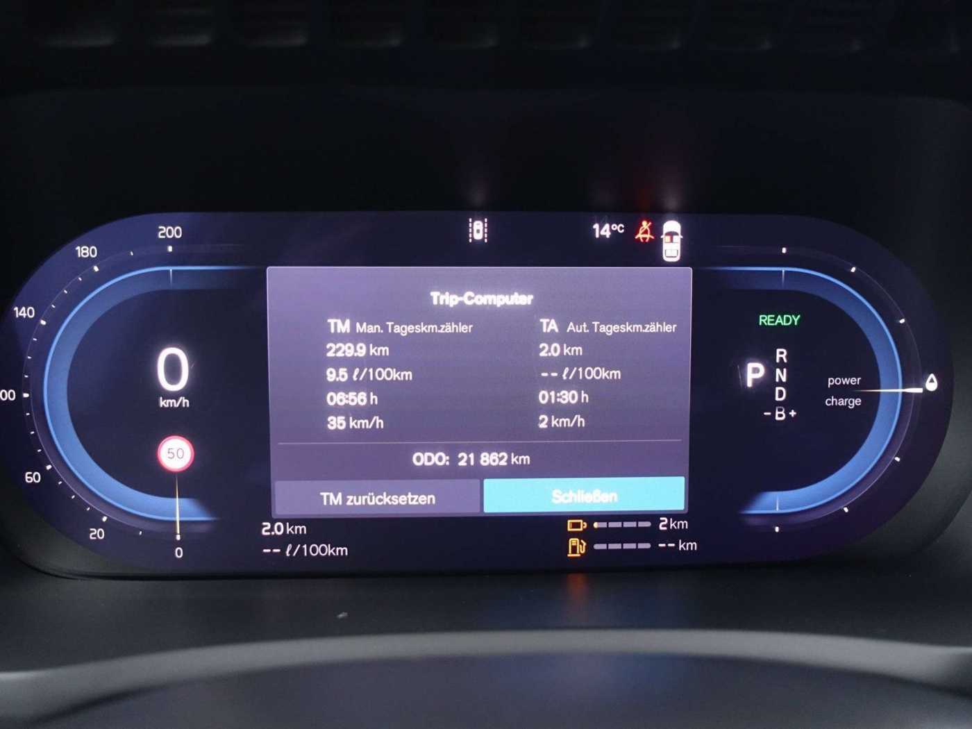 Volvo  Ultra T8 AWD/FourC/AHK/HeadUP/Pano/360°/BLS