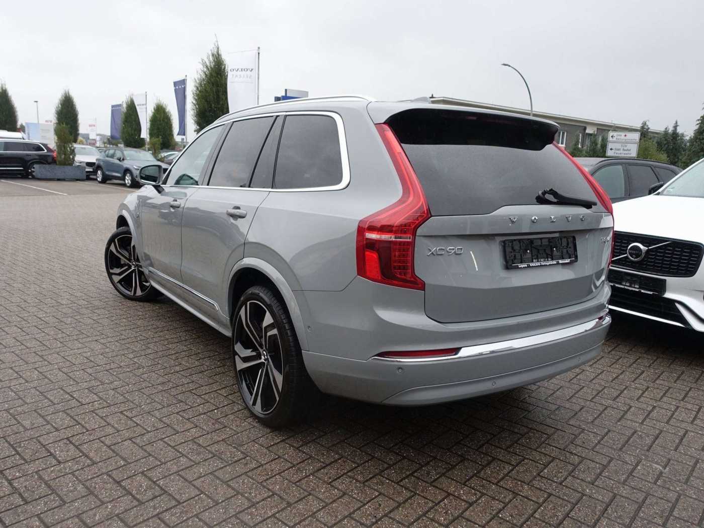 Volvo  Ultra T8 AWD/FourC/AHK/HeadUP/Pano/360°/BLS