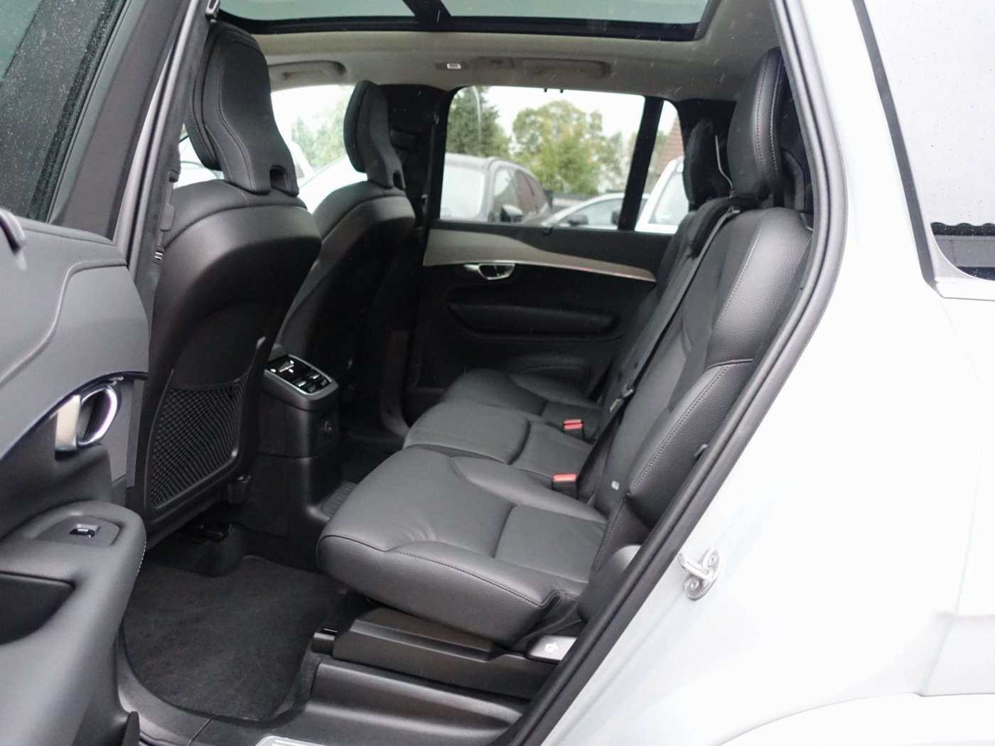 Volvo  Ultra T8 AWD/FourC/AHK/HeadUP/Pano/360°/BLS