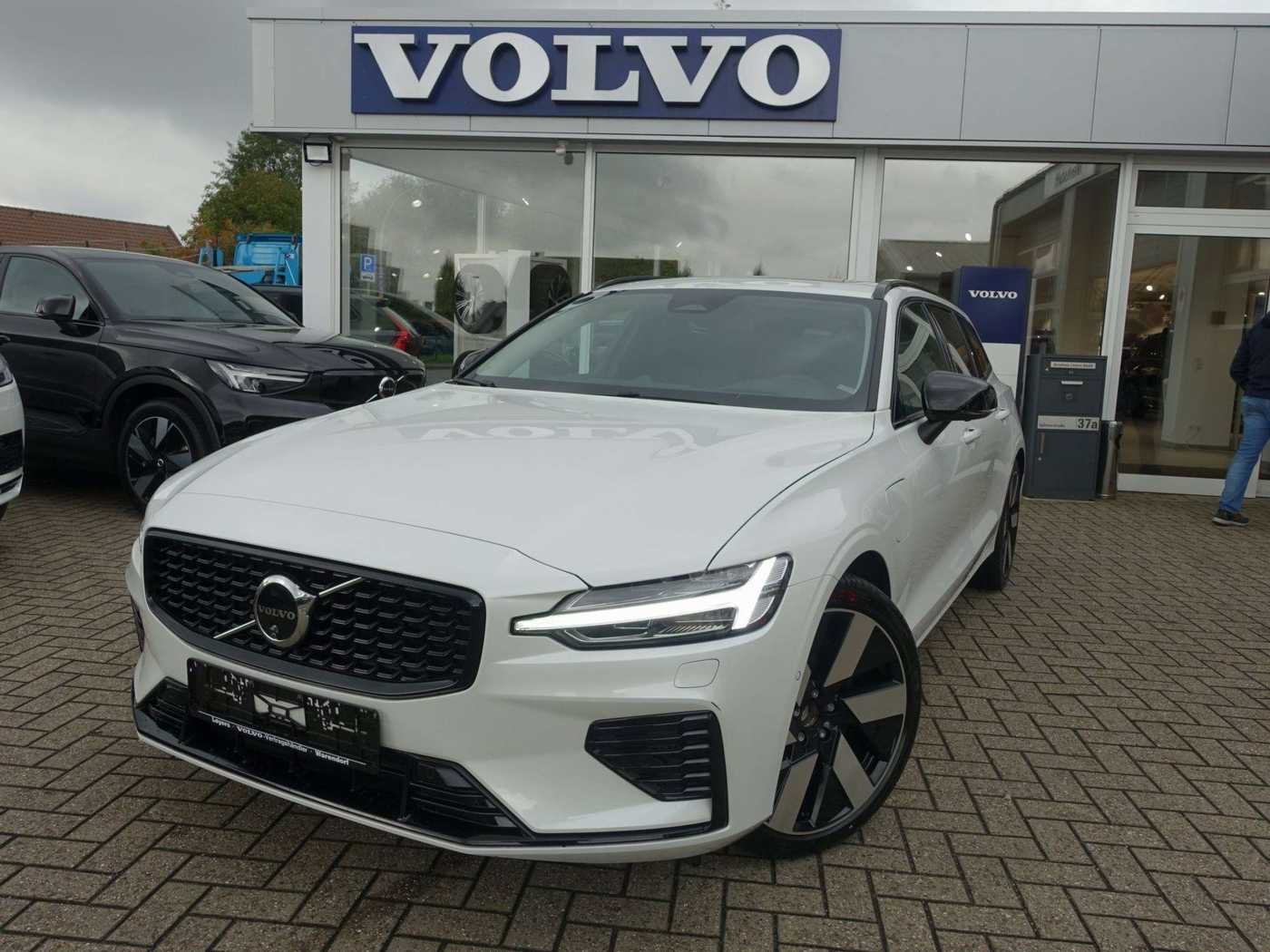 Volvo  Ultra, T6 AWD Plug-in Hybrid/360°/BLIS/B&W