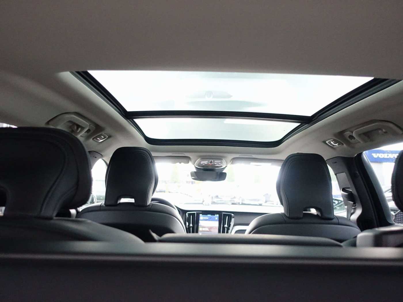 Volvo  Ultra, T6 AWD Plug-in Hybrid/360°/BLIS/B&W