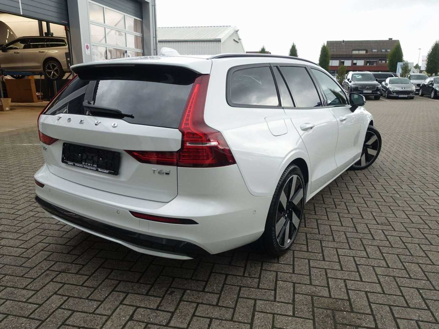 Volvo  Ultra, T6 AWD Plug-in Hybrid/360°/BLIS/B&W