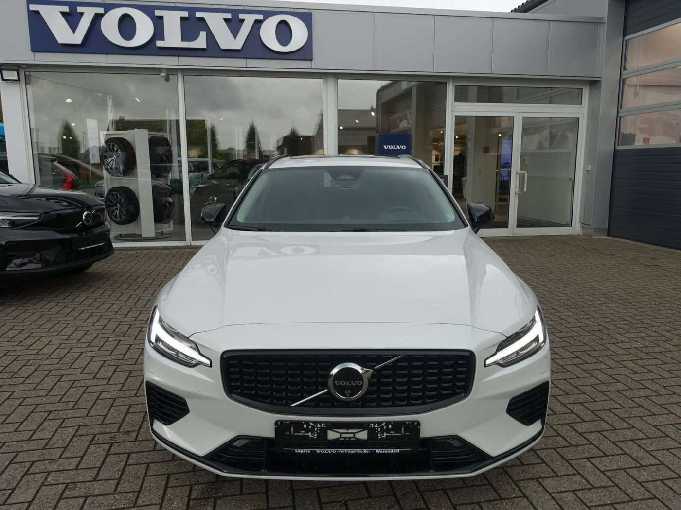 Volvo  Ultra, T6 AWD Plug-in Hybrid/360°/BLIS/B&W