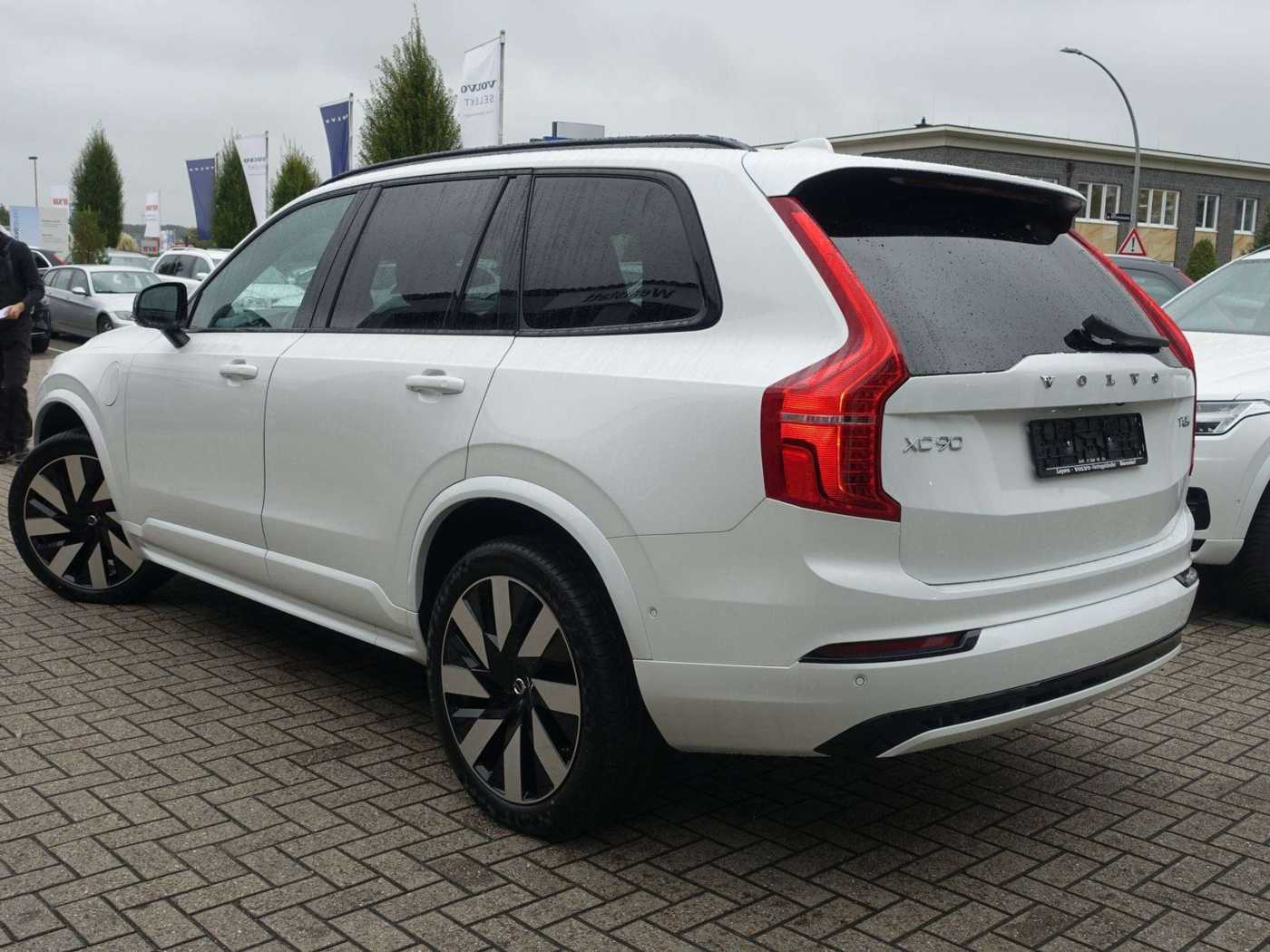 Volvo  Plus Dark T8 AWD Plug-inHybrid/AHK/360°/H&K