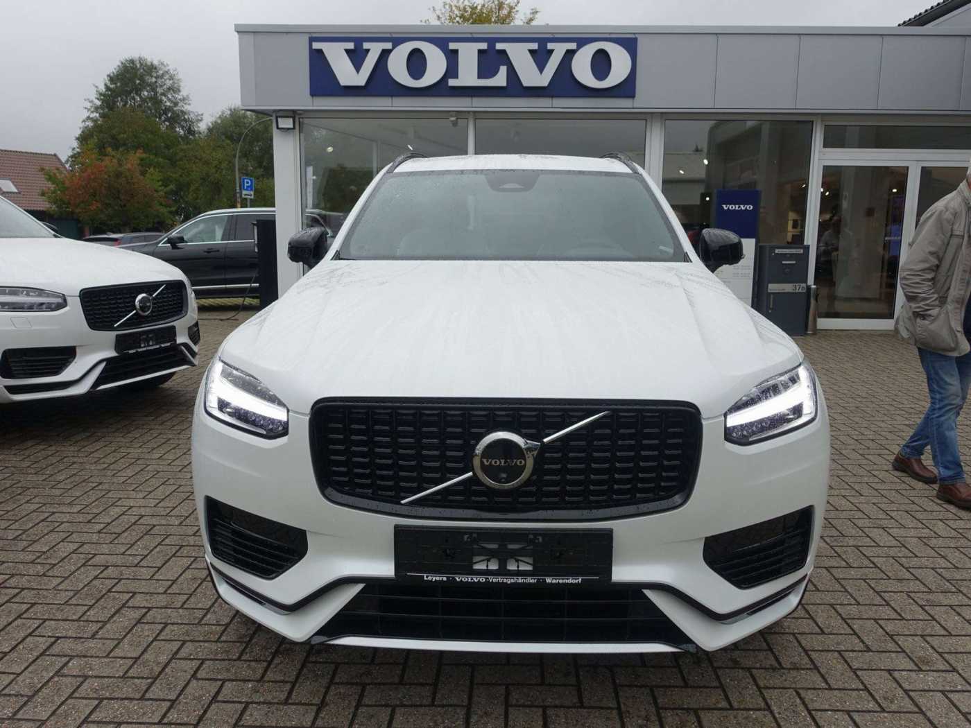Volvo  Plus Dark T8 AWD Plug-inHybrid/AHK/360°/H&K