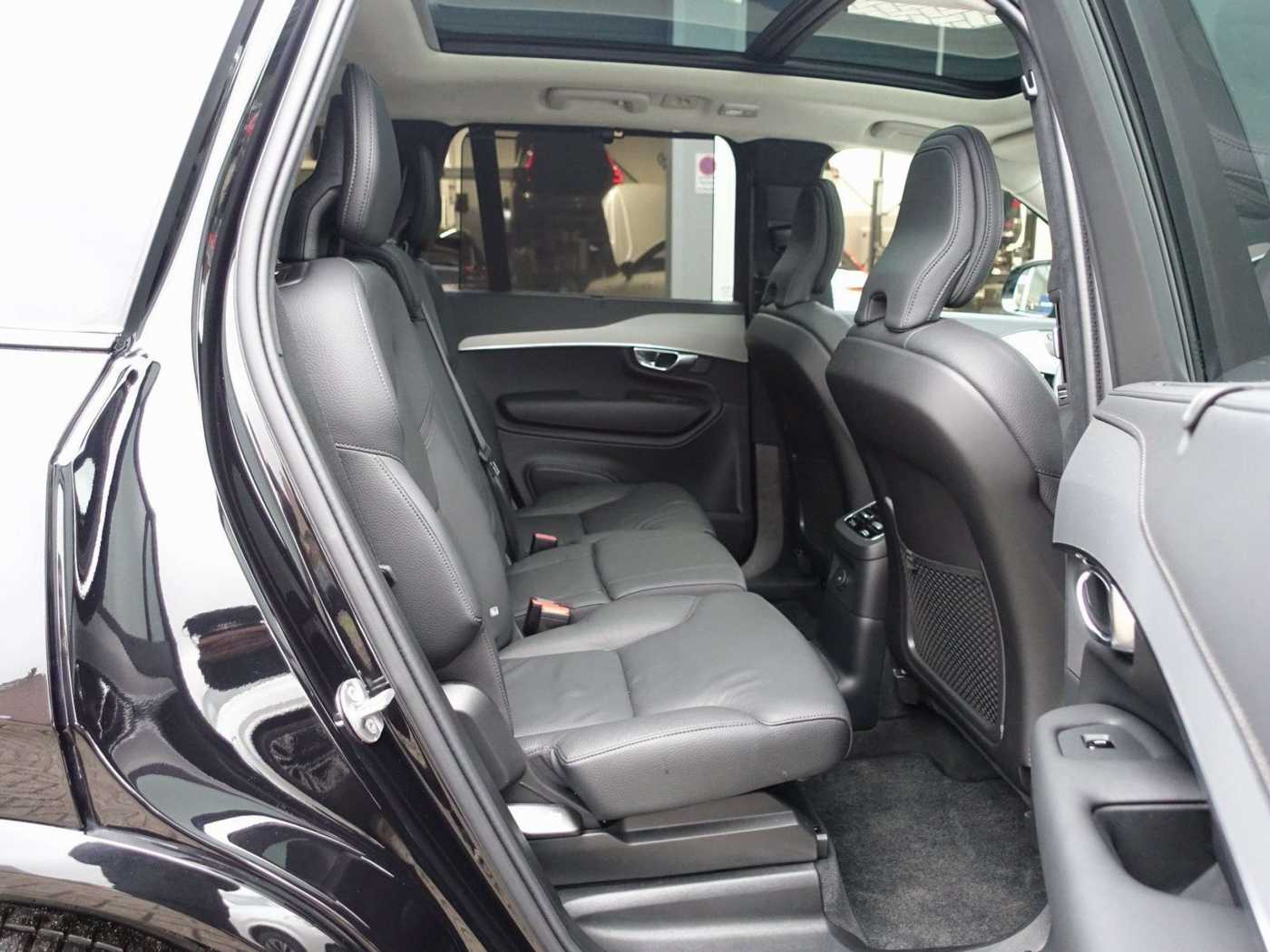 Volvo  Ultra Dark T8 AWD/HeadUP/360°/Pano/H&K/AHK