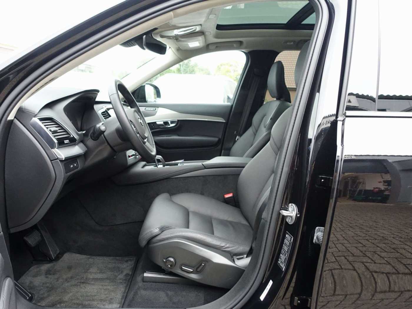 Volvo  Ultra Dark T8 AWD/HeadUP/360°/Pano/H&K/AHK