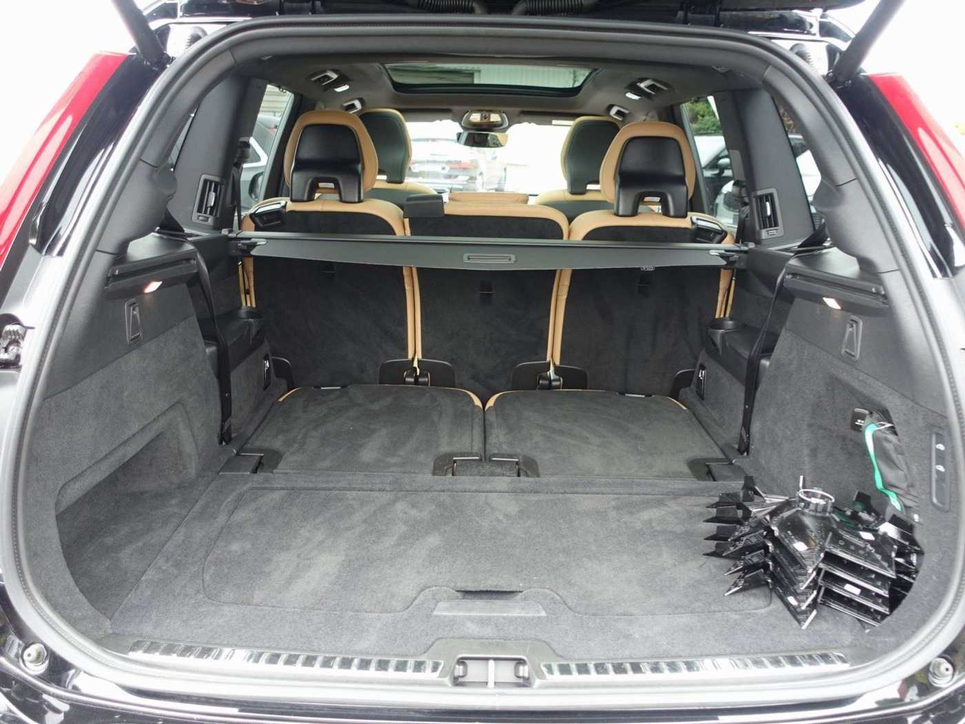Volvo  Plus Bright T8 AWD Plug-In B&W/HUD/PANORAMA