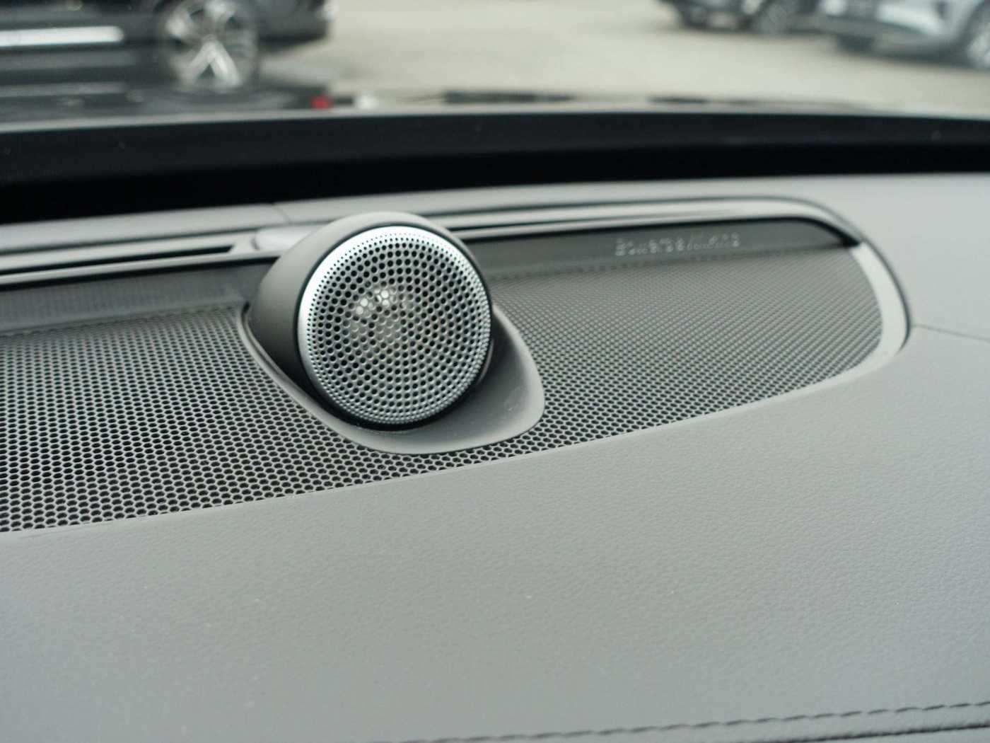 Volvo  Plus Bright T8 AWD Plug-In B&W/HUD/PANORAMA