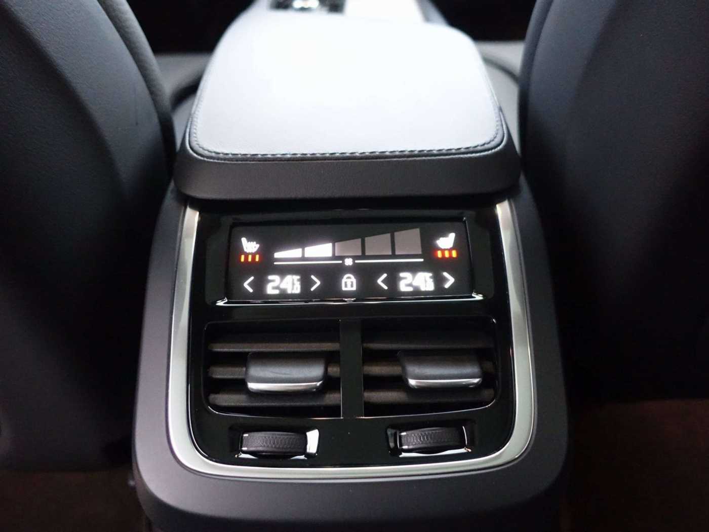 Volvo  Plus T8 AWD Plug-in Hybrid/360°Cam/HeadUp