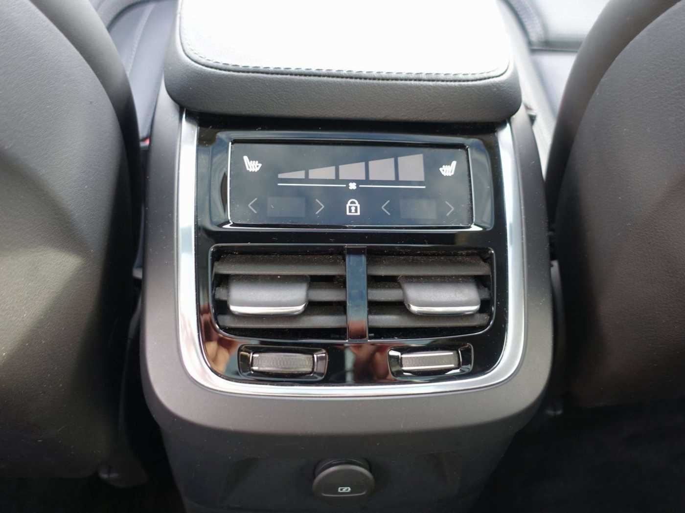 Volvo  Ultra T8 AWD Plug-in Hybrid/360°Cam/Massage