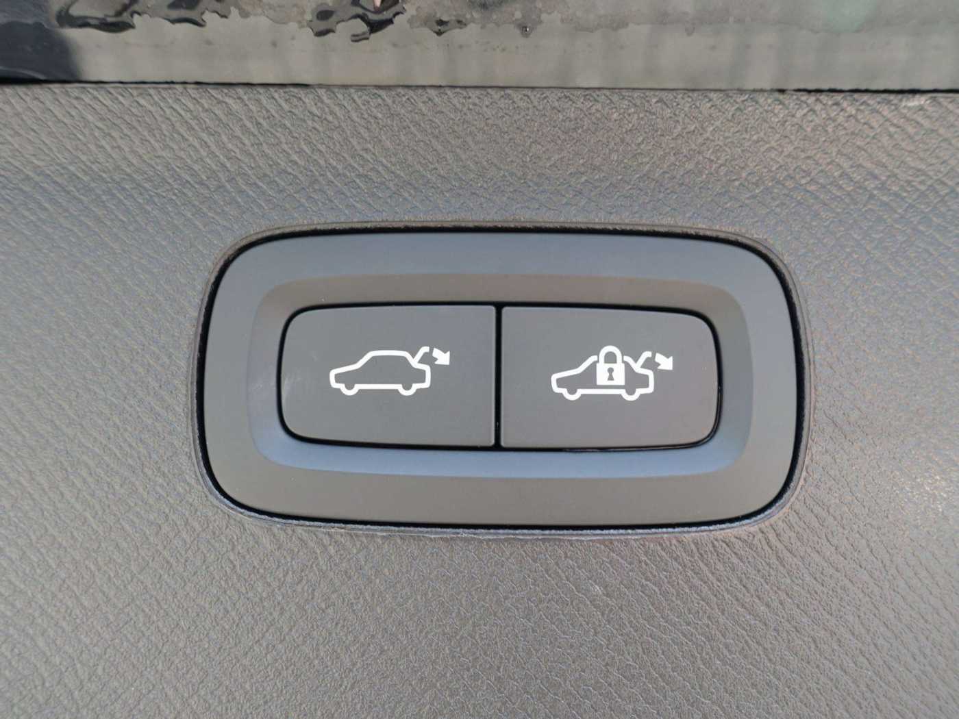 Volvo  Ultra T8 AWD Plug-in Hybrid/Pano/H&K