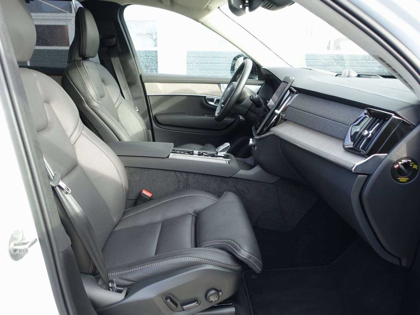 Volvo  Ultra Dark T8 AWD Plug-in Hybrid/AHK/HeadUP