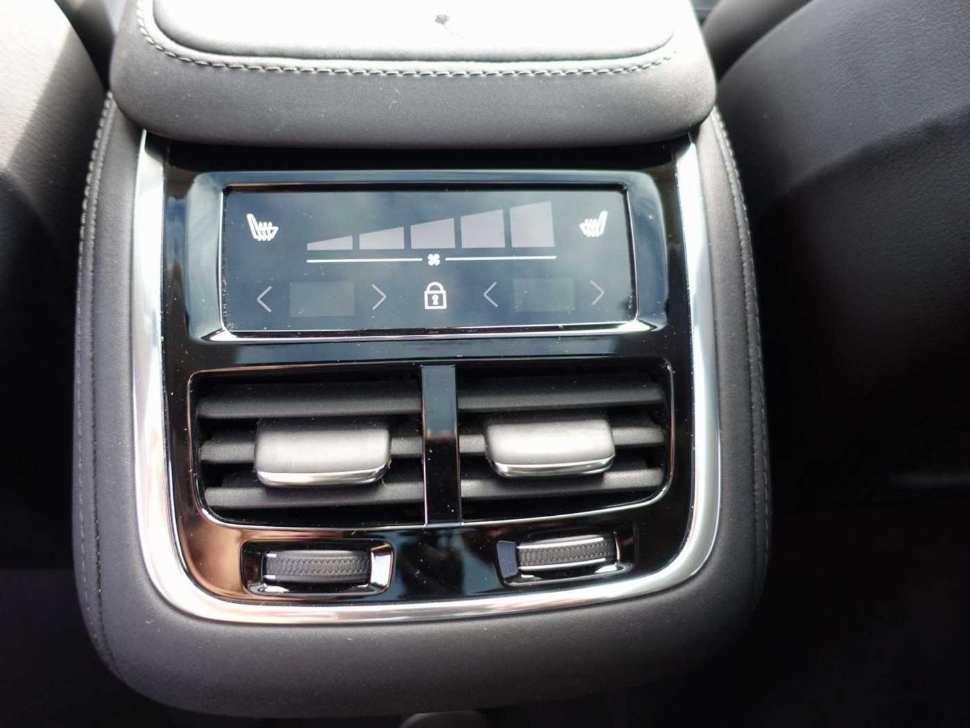 Volvo  Ultra Dark T8 AWD Plug-in Hybrid/AHK/HeadUP