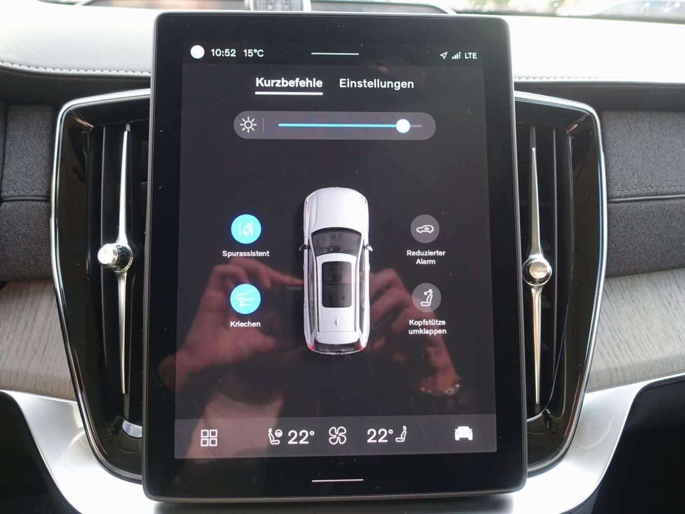 Volvo  Ultra Dark T8 AWD Plug-in Hybrid/AHK/HeadUP