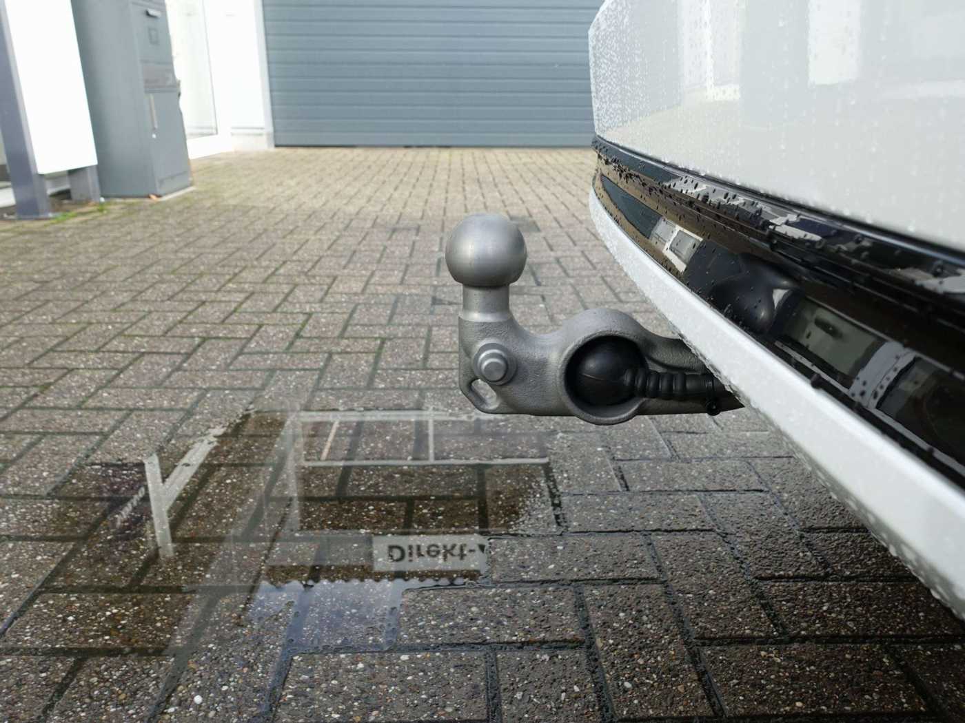Volvo  Ultra Dark T8 AWD Plug-in Hybrid/AHK/HeadUP