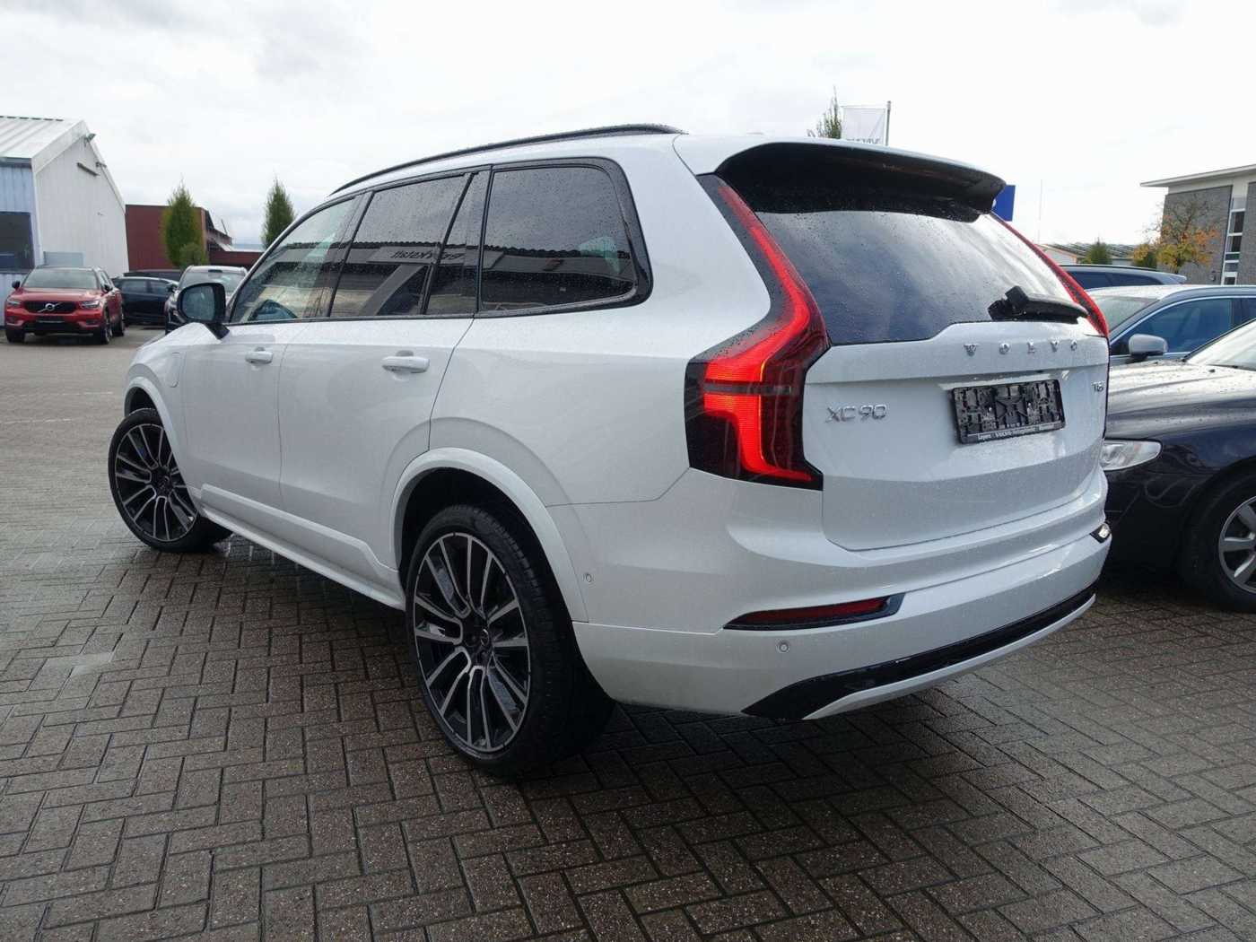 Volvo  Ultra Dark T8 AWD Plug-in Hybrid/AHK/HeadUP