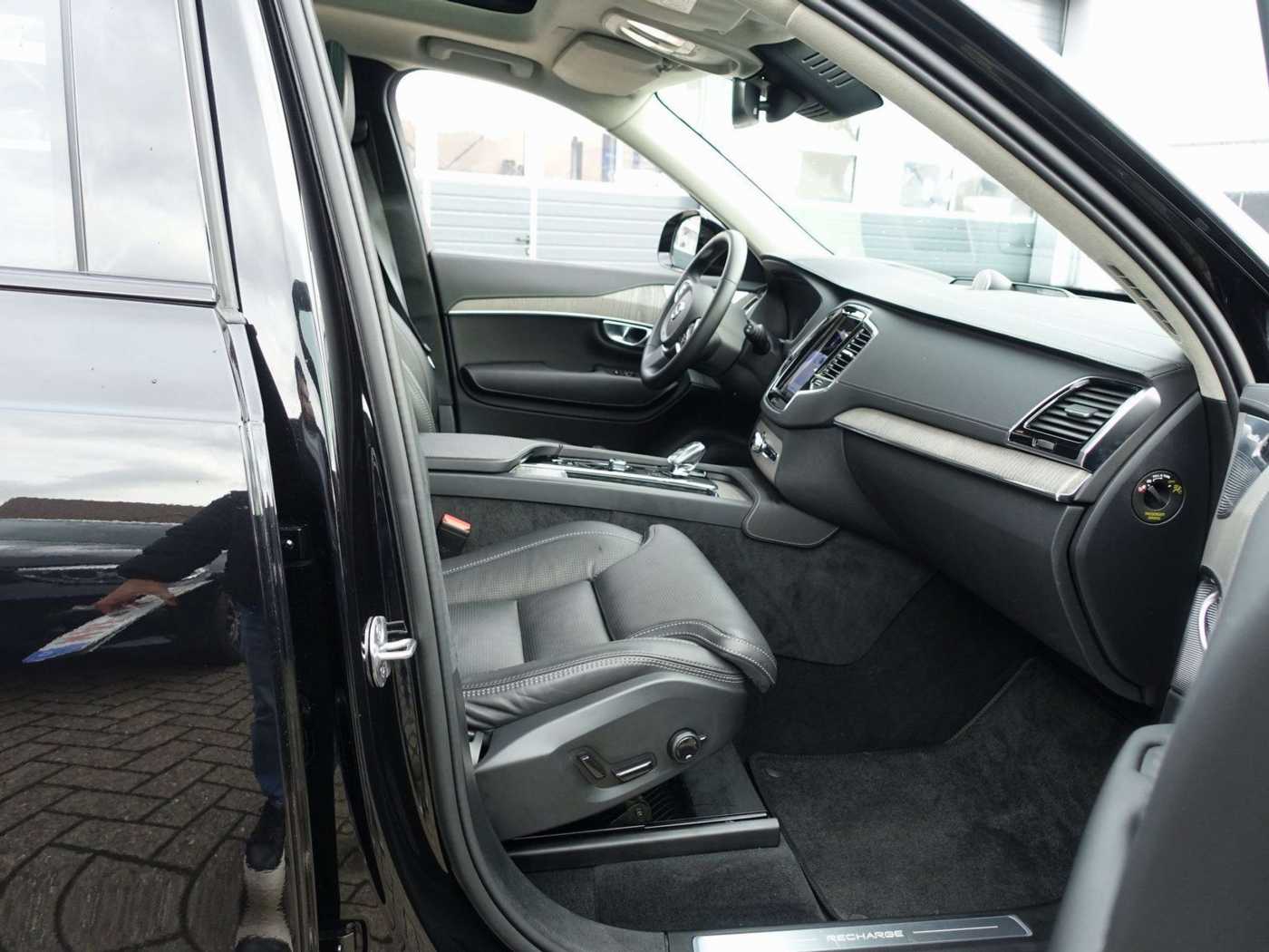 Volvo  T8 AWD Ultimate Dark/360°/B&W/FourC/AHK