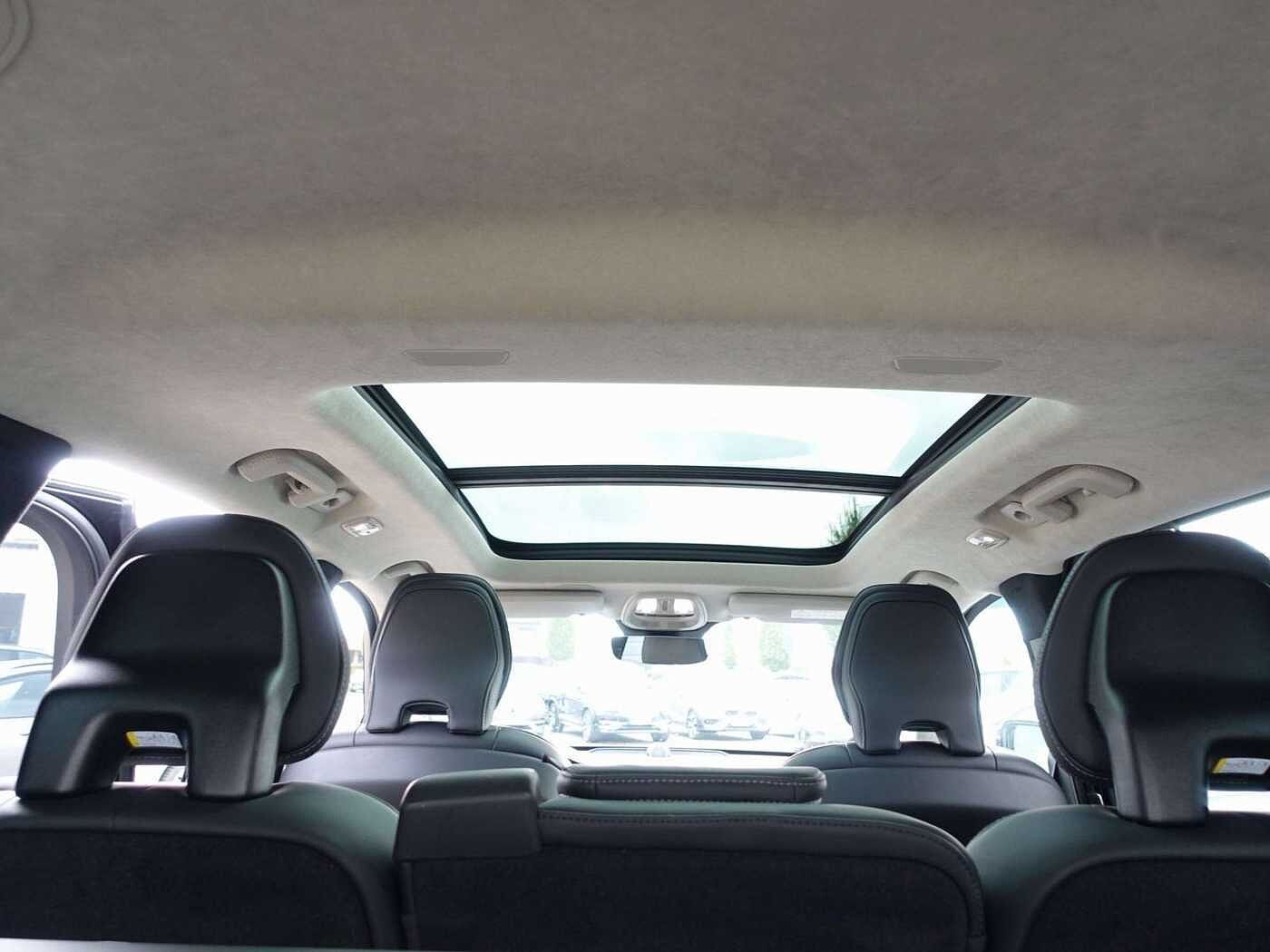 Volvo  T8 AWD Ultimate Dark/360°/B&W/FourC/AHK