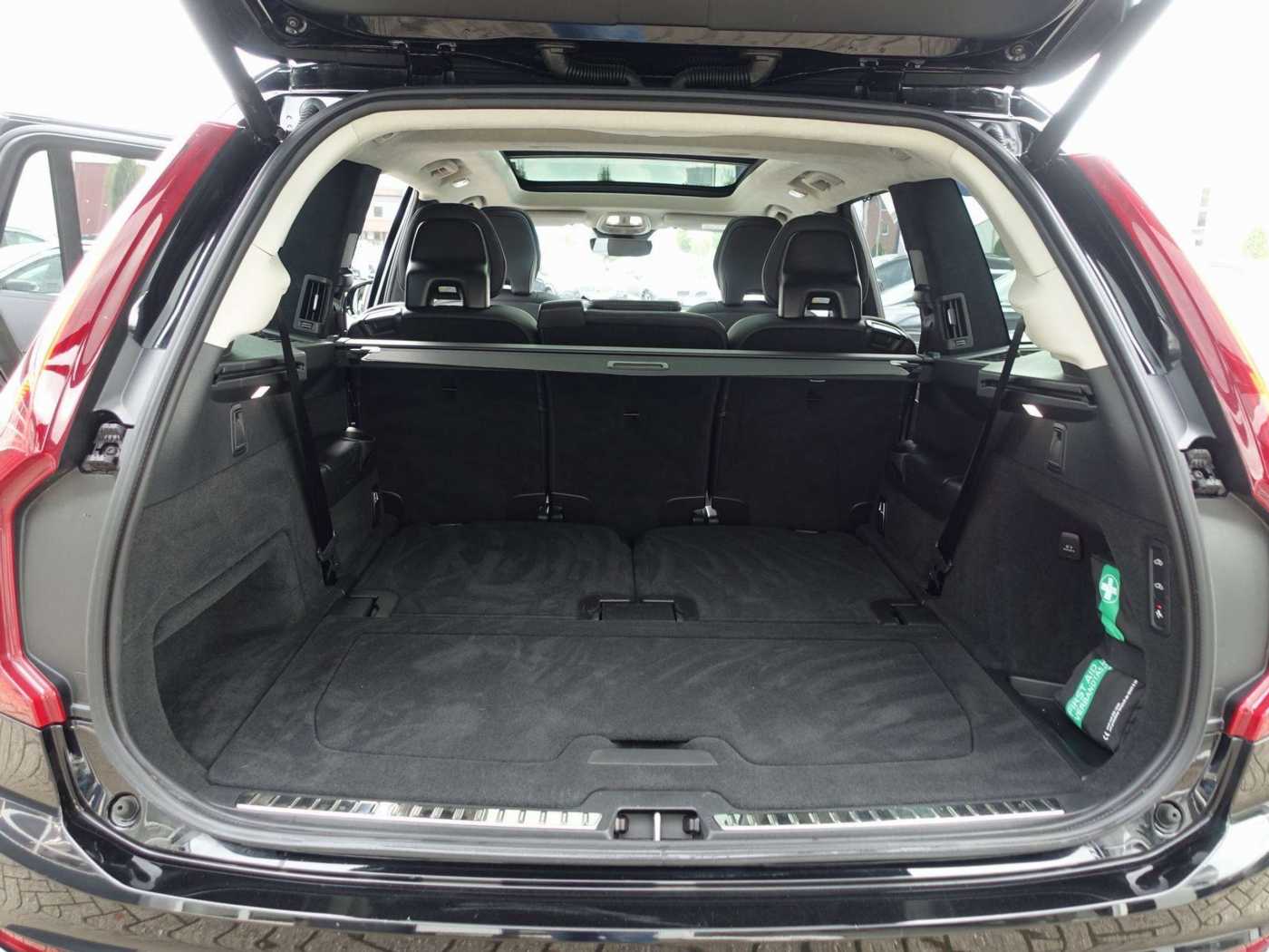 Volvo  T8 AWD Ultimate Dark/360°/B&W/FourC/AHK