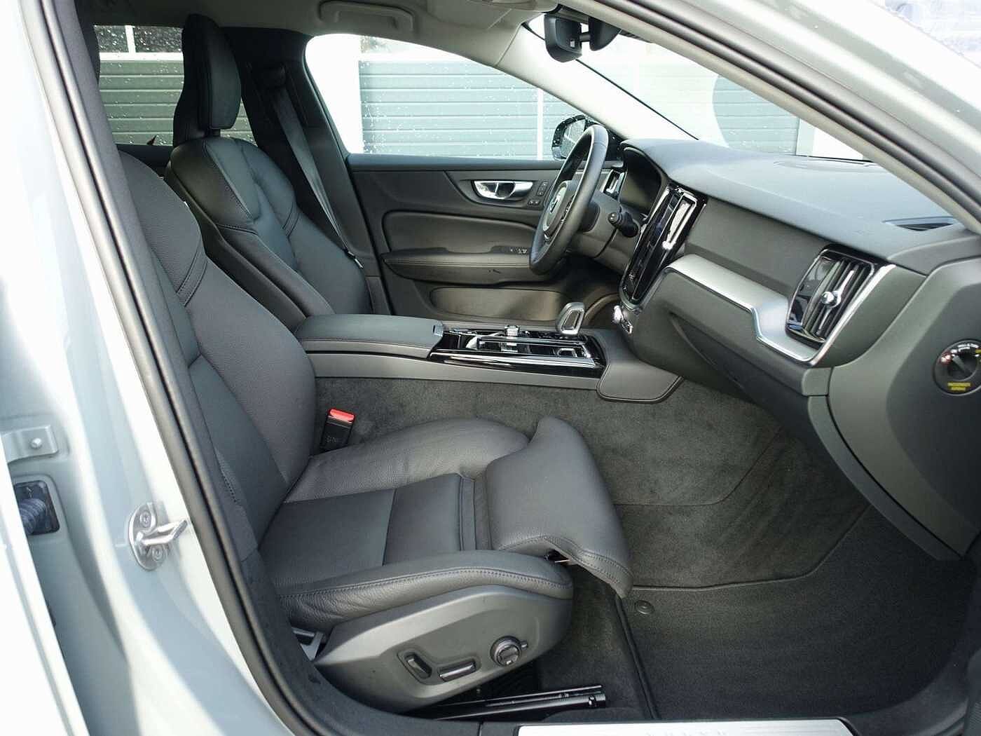 Volvo  T6 AWD Plus Dark/Pilot/360°Cam/Pilot/BLIS