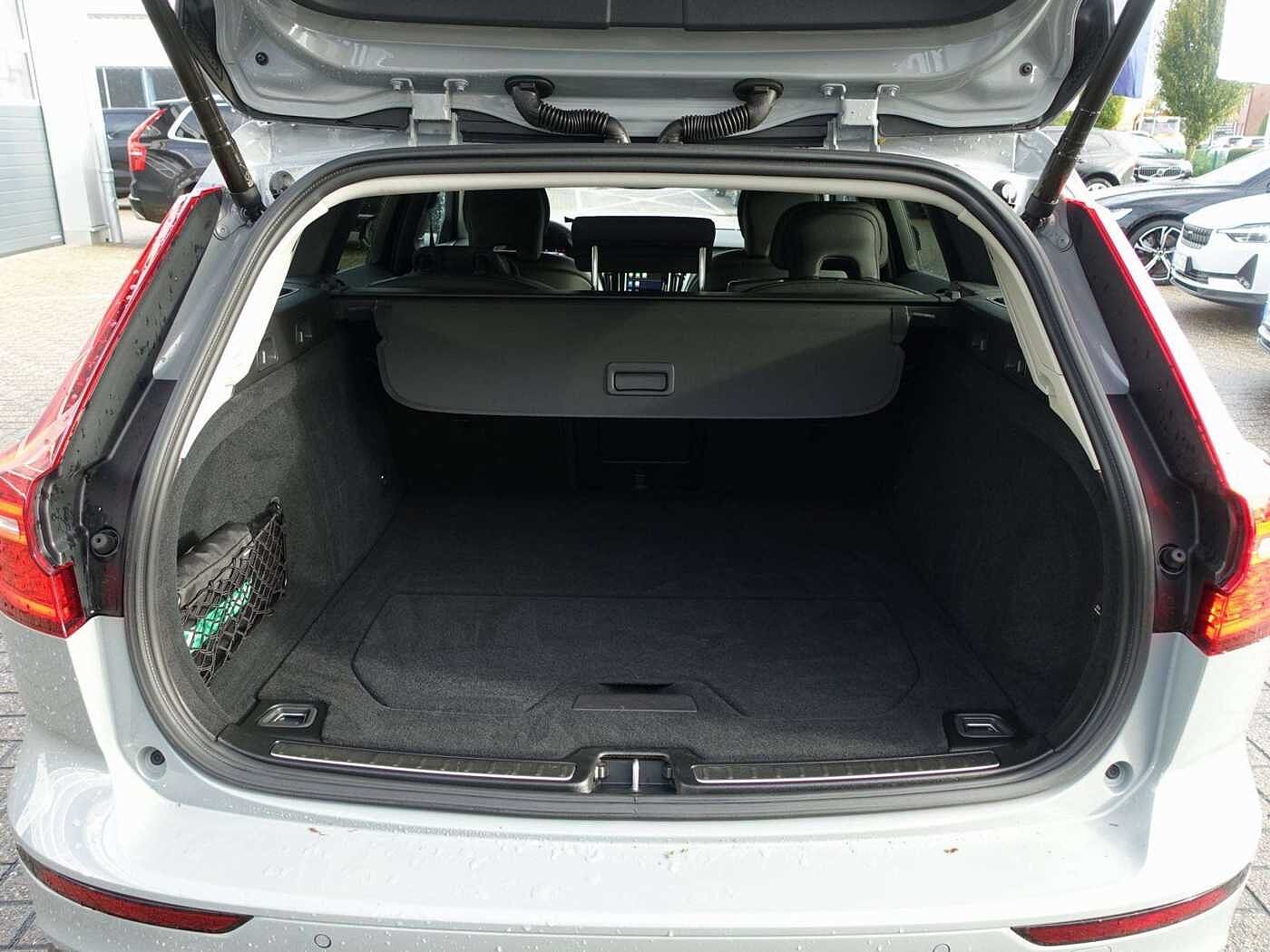 Volvo  T6 AWD Plus Dark/Pilot/360°Cam/Pilot/BLIS