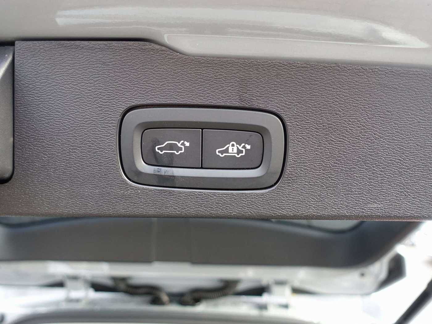 Volvo  T6 AWD Plus Dark/Pilot/360°Cam/Pilot/BLIS