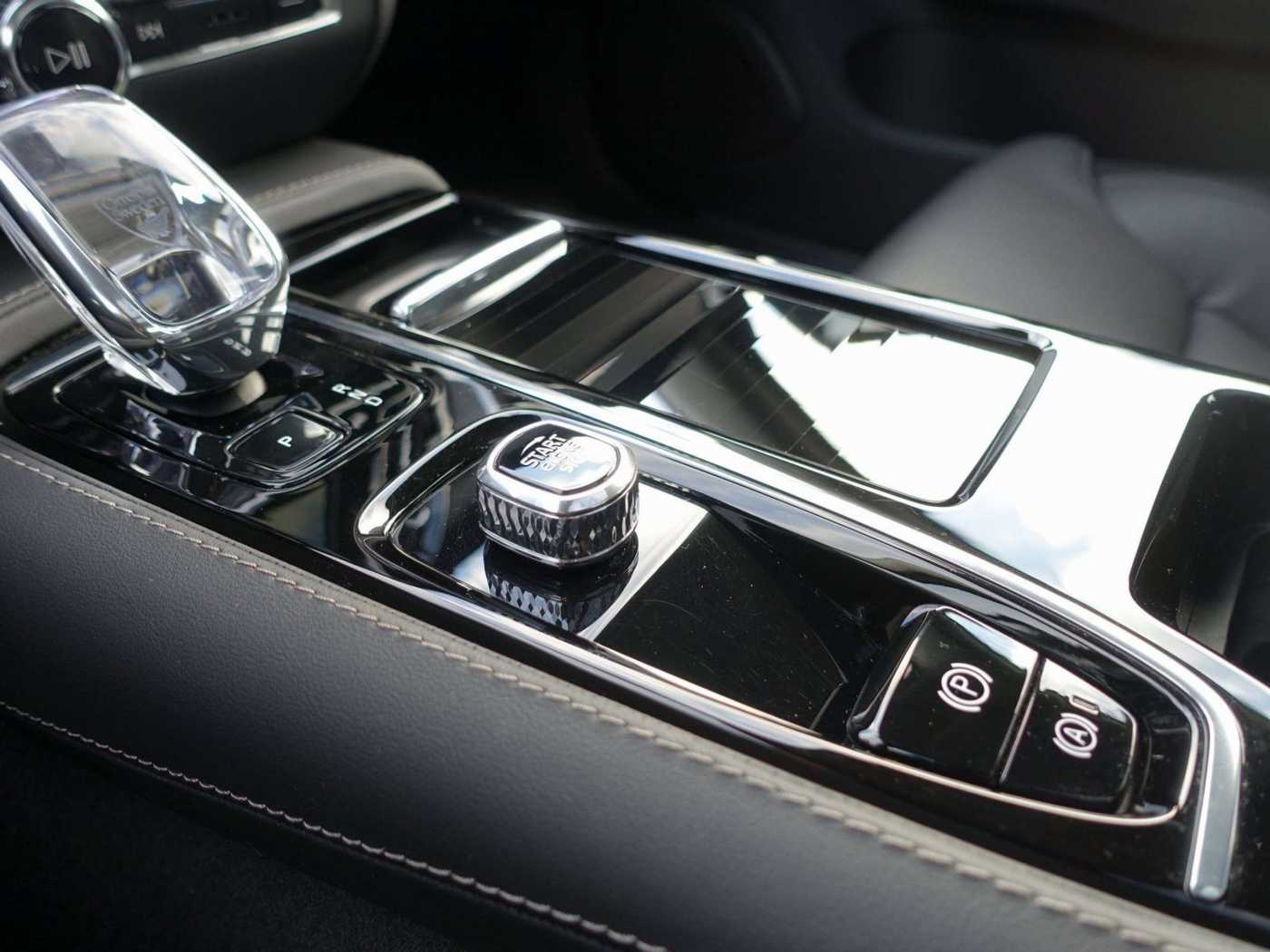 Volvo  Recharge Ultimate T8 AWD/360°Cam/Massage/B&W