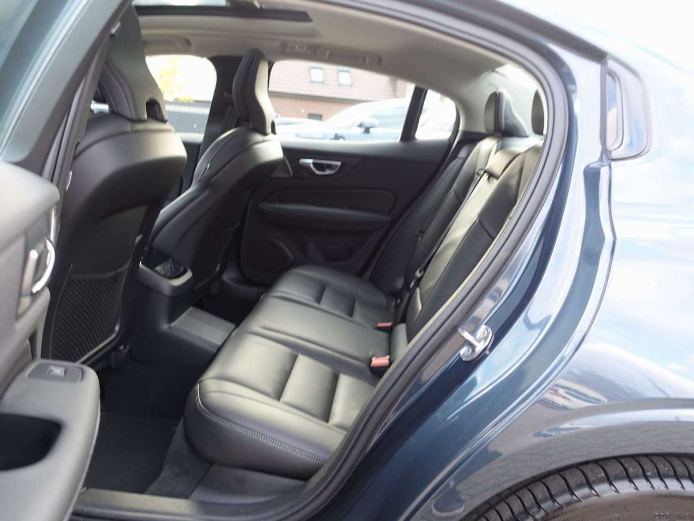 Volvo  Recharge Ultimate T8 AWD/360°Cam/Massage/B&W