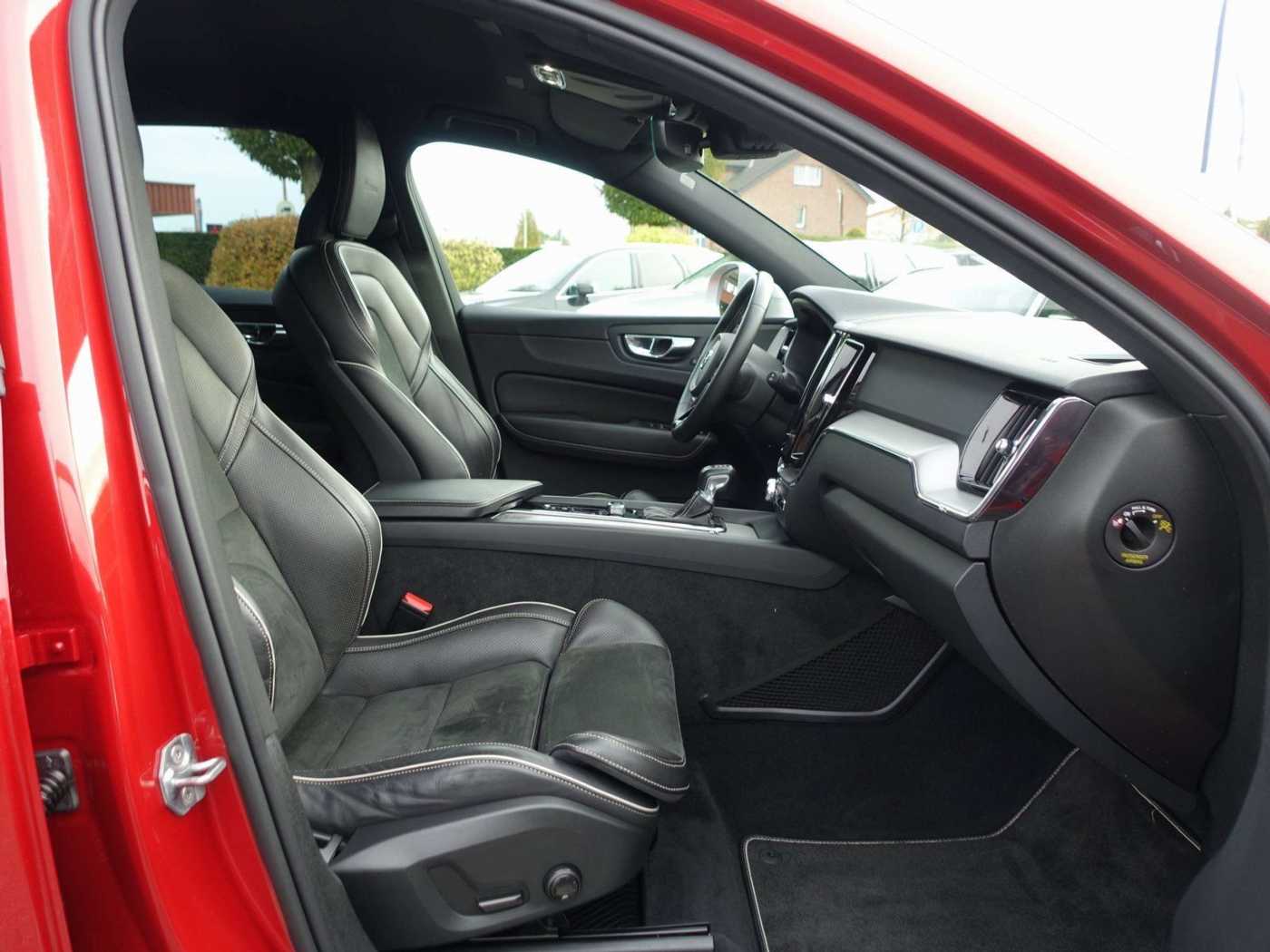 Volvo  D5 AWD R Design Kamera/VOLL-LED/BLIS/