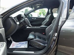 Volvo  B4 AWD R-Design/Kamera/H&K/AHK/Memory