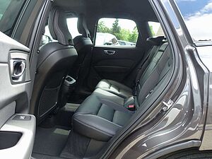 Volvo  B4 AWD R-Design/Kamera/H&K/AHK/Memory