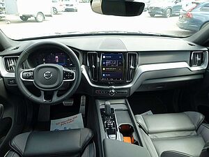 Volvo  B4 AWD R-Design/Kamera/H&K/AHK/Memory