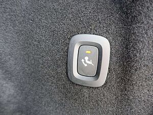 Volvo  B4 AWD R-Design/Kamera/H&K/AHK/Memory