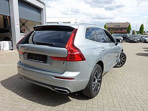 Volvo  T6 AWD R-Design/AHK/Kamera/HeadUP/Pano