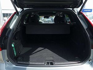 Volvo  T6 AWD R-Design/AHK/Kamera/HeadUP/Pano
