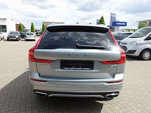 Volvo  T6 AWD R-Design/AHK/Kamera/HeadUP/Pano