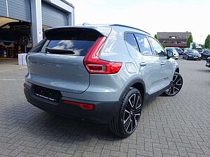 Volvo  Ultra B4 Mild-Hybrid/Dark/Pano/H&K/BLIS