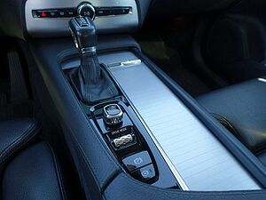 Volvo  T6 AWD Momentum Leder/ACC/Kamera/AHK