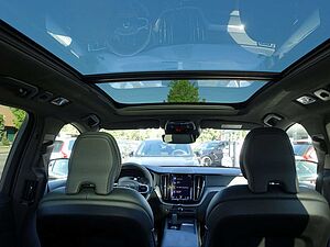 Volvo  T6 AWD Recharge R-Design/AHK/H&K/Pano/CAM