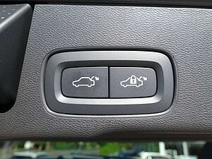 Volvo  T6 AWD Recharge R-Design/AHK/H&K/Pano/CAM