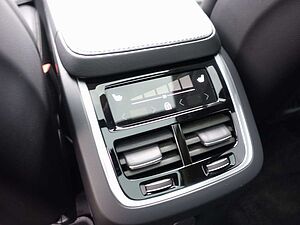 Volvo  Ultra Dark T8 AWD Plug-in Hybrid/B&W/Massag