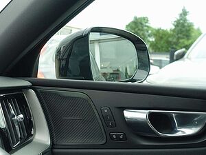 Volvo  B4 Dark/Pano/AHK/Kamera/H&K/Memory/Carplay