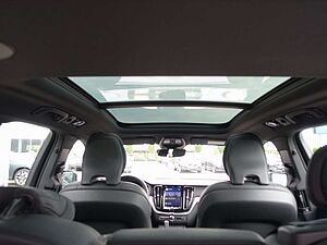 Volvo  B4 Dark/Pano/AHK/Kamera/H&K/Memory/Carplay