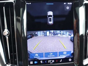 Volvo  B4 Dark/Pano/AHK/Kamera/H&K/Memory/Carplay