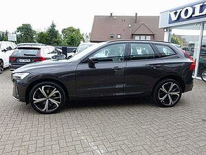 Volvo  B4 Dark/Pano/AHK/Kamera/H&K/Memory/Carplay
