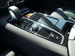 Volvo  Plus T6 AWD/Pano/H&K/360°/Head-UP/Memory