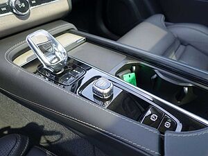 Volvo  Plus T8 AWD/HeadUP/Pano/B&W/360°/BLIS/FourC