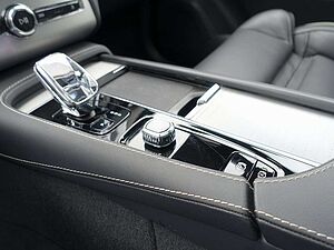 Volvo  Recharge Ultimate Dark T8 AWD/B&W/360°/Pano